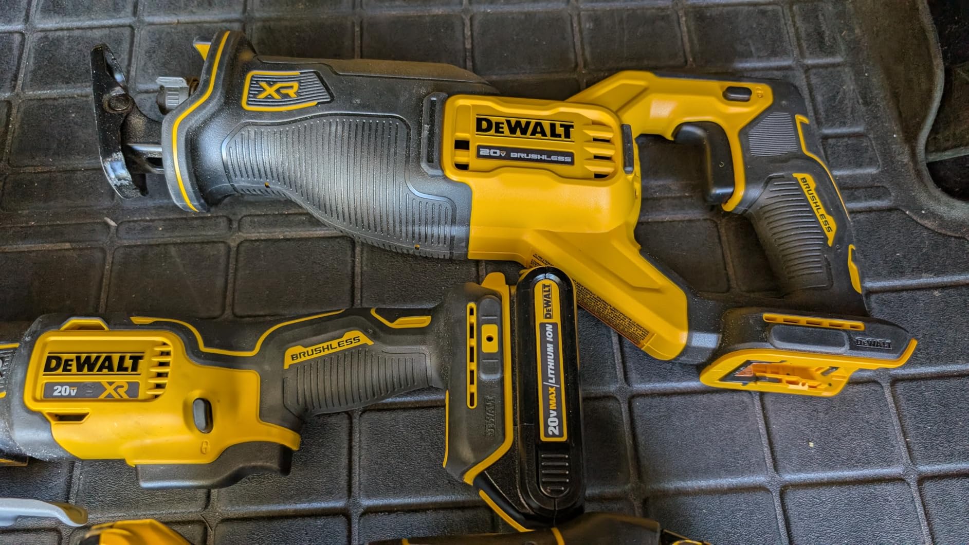 DEWALT 20V MAX Power Tool Combo Kit, 6-Tool Cordless Power Tool Set with Battery and Charger (DCK661D1M1) customer photo 2