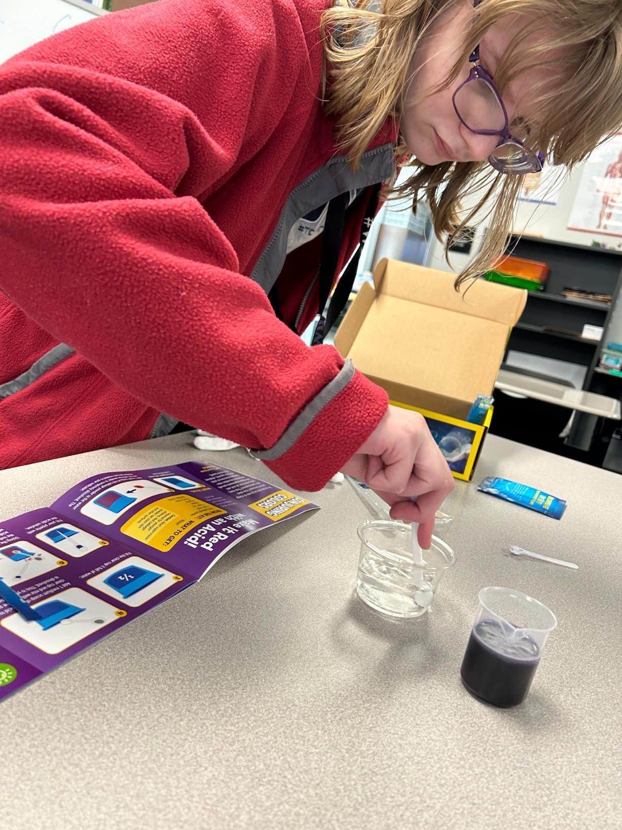 National Geographic Magic Chemistry Set with 10 Tricks for Kids Ages 8-12 customer photo 1