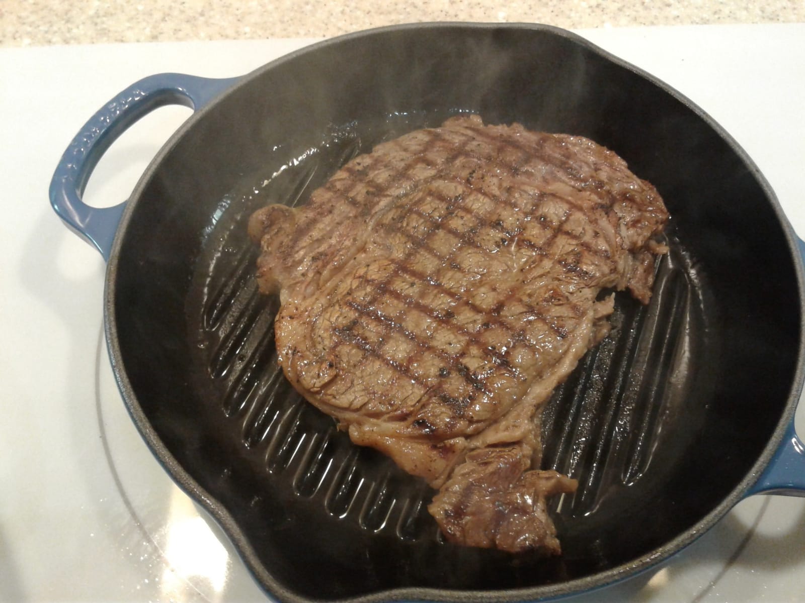Le Creuset Enameled Cast Iron Signature Deep Round Grill, 9.75