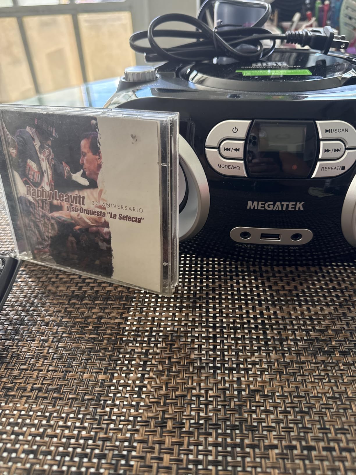 MEGATEK Portable CD Player Boombox with Bluetooth & FM Radio – Black customer photo 1