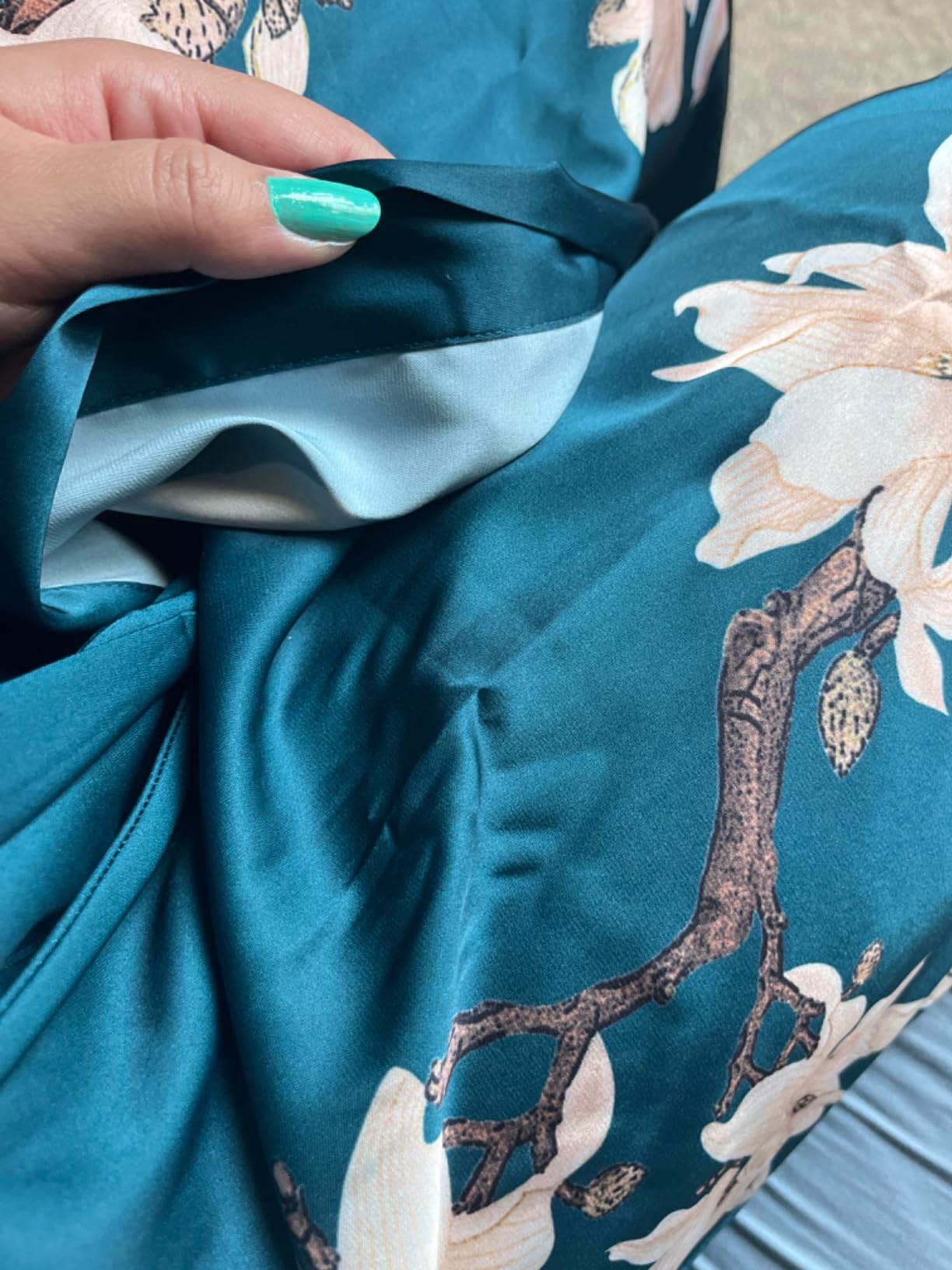 BABEYOND Floral Satin Kimono Robes for Women Lounge Wear with Pockets Box customer photo 1
