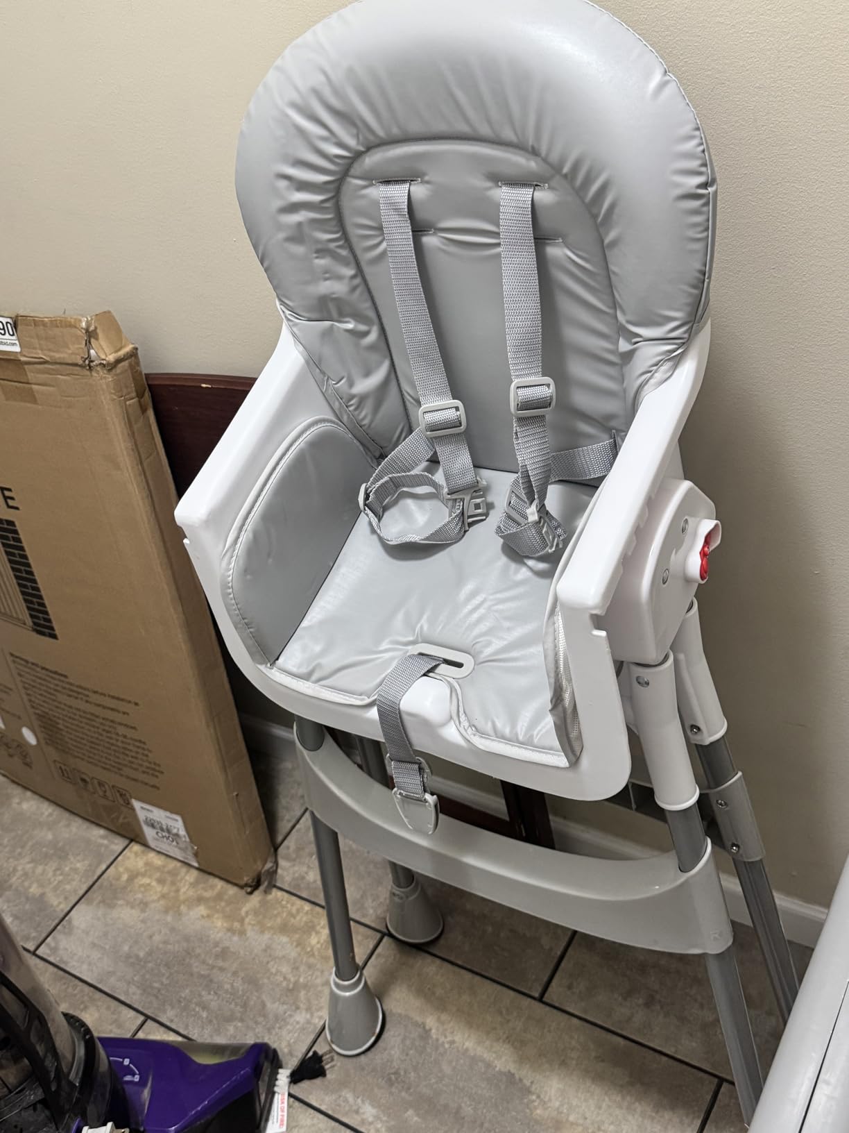 Dream On Me TableTalk 2-in-1 Convertible High Chair, 5-Point Harness, Gray | Dishwasher Safe Tray, Steel Frame, Easy to Clean Removable Seat Pad, For 6-36 months Toddlers, Compact & Quick Folding Design customer photo 2