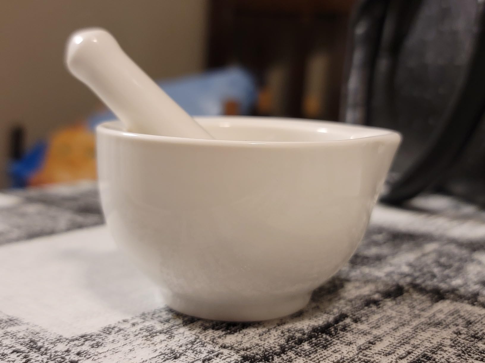 LEETOYI Small Ceramic Mortar Pestle Set, Herb Grinder Pill Crusher 3.3-inch customer photo 1