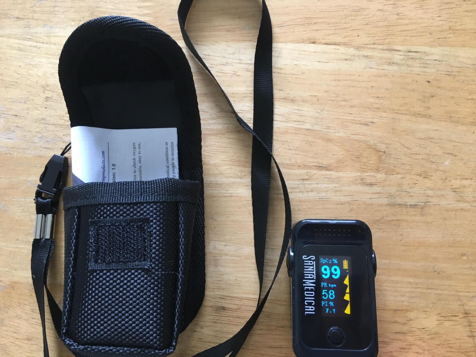 Santamedical Dual Color OLED Pulse Oximeter Fingertip Monitor (SpO2) customer photo 1