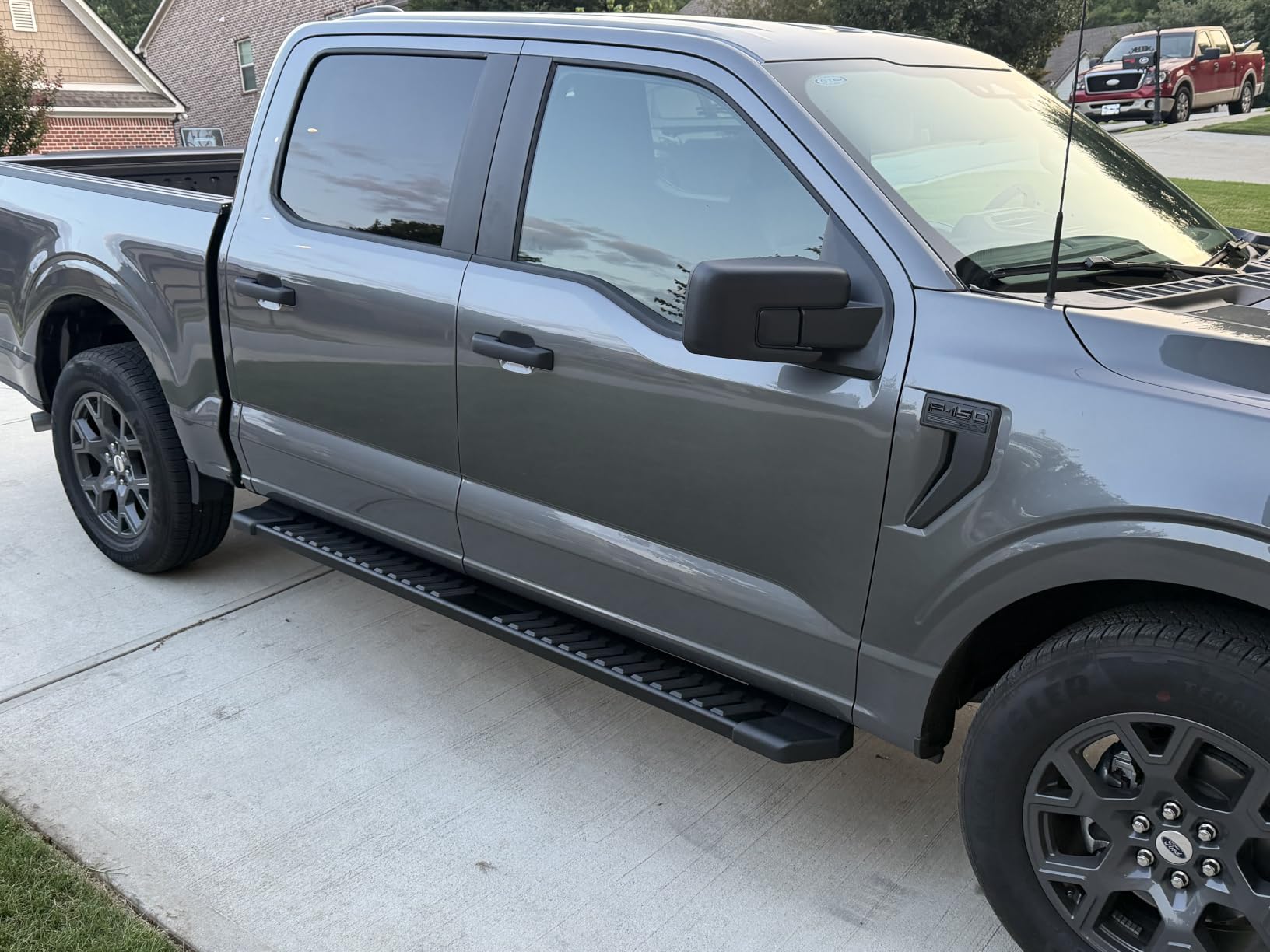 COMNOVA Pair Running Board Nerf Bar Compatible with 15-26 Ford F150 Superduty Crew Cab(4 Full Size Doors) Rocker Slider Side Steps,Width 6 Inches V Style.with OE Style Brackets customer photo 2