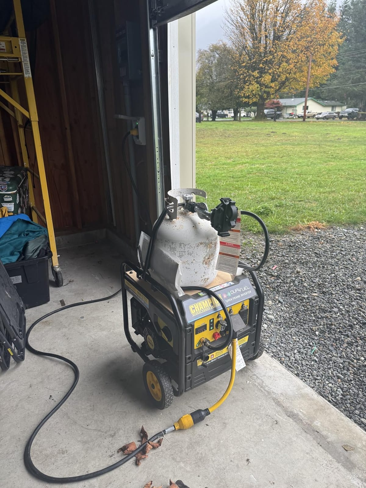 Champion 4250-Watt Dual Fuel Portable Open Frame Inverter Generator, CARB customer photo 2