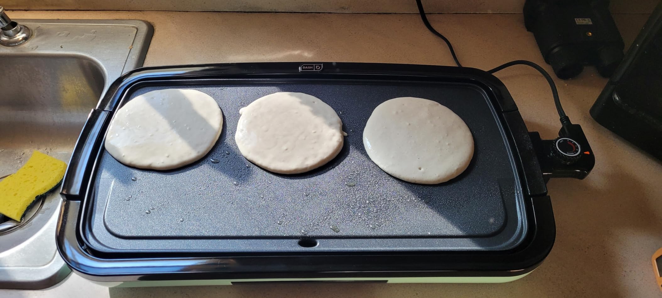 Dash Deluxe Everyday Electric Griddle, Removable Nonstick Plate, Aqua customer photo 1