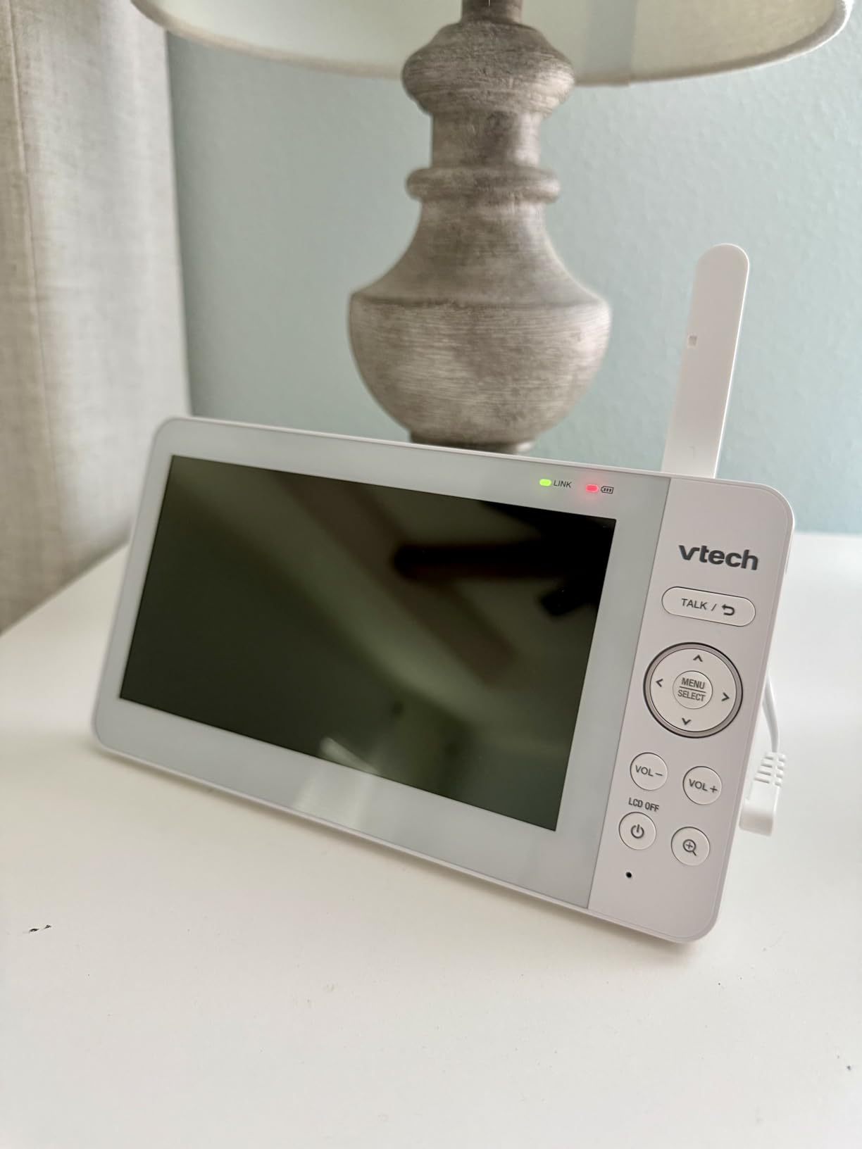 VTech Baby Monitor No WiFi – 19Hr Video Battery, 1000ft Range, Night Vision, Two-Way Talk, Temperature Sensor, Sound-Activated Screen, Lullabies | VM819 customer photo 1