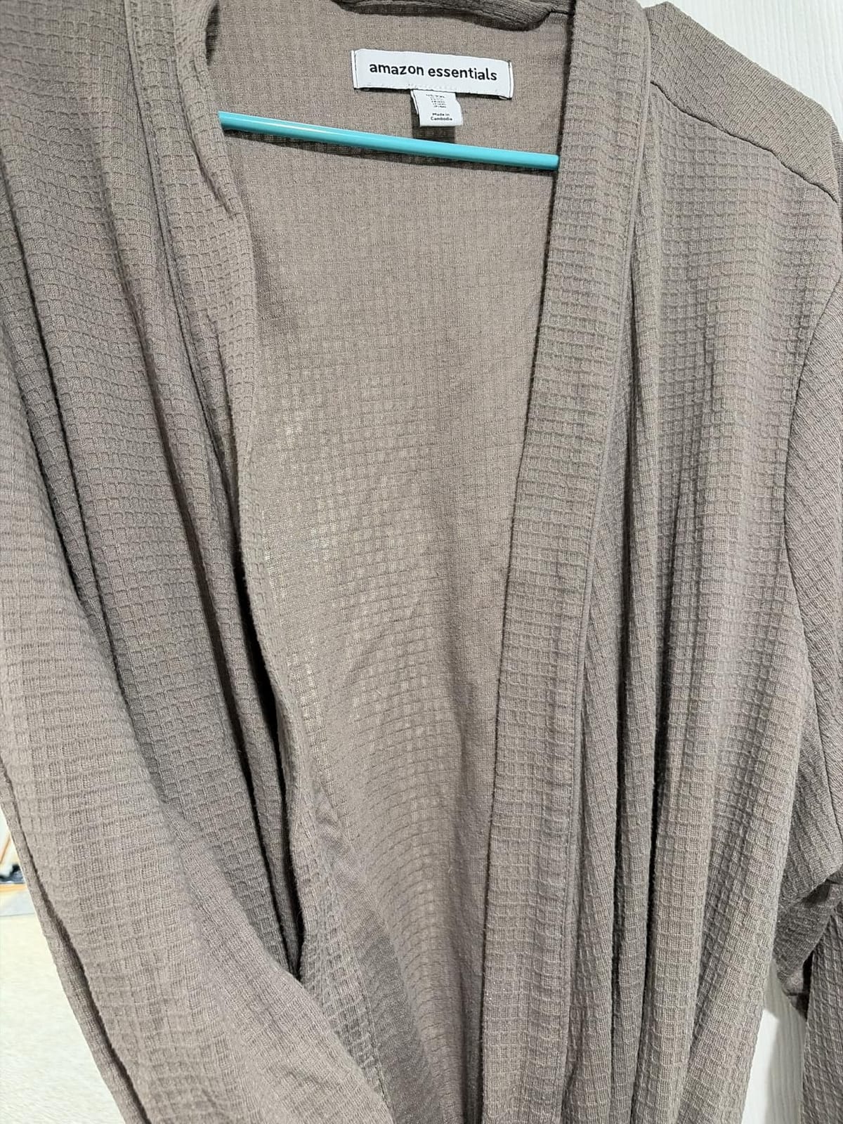 Amazon Essentials Women's Lightweight Waffle Bath Robe (Available in Plus Size) customer photo 2