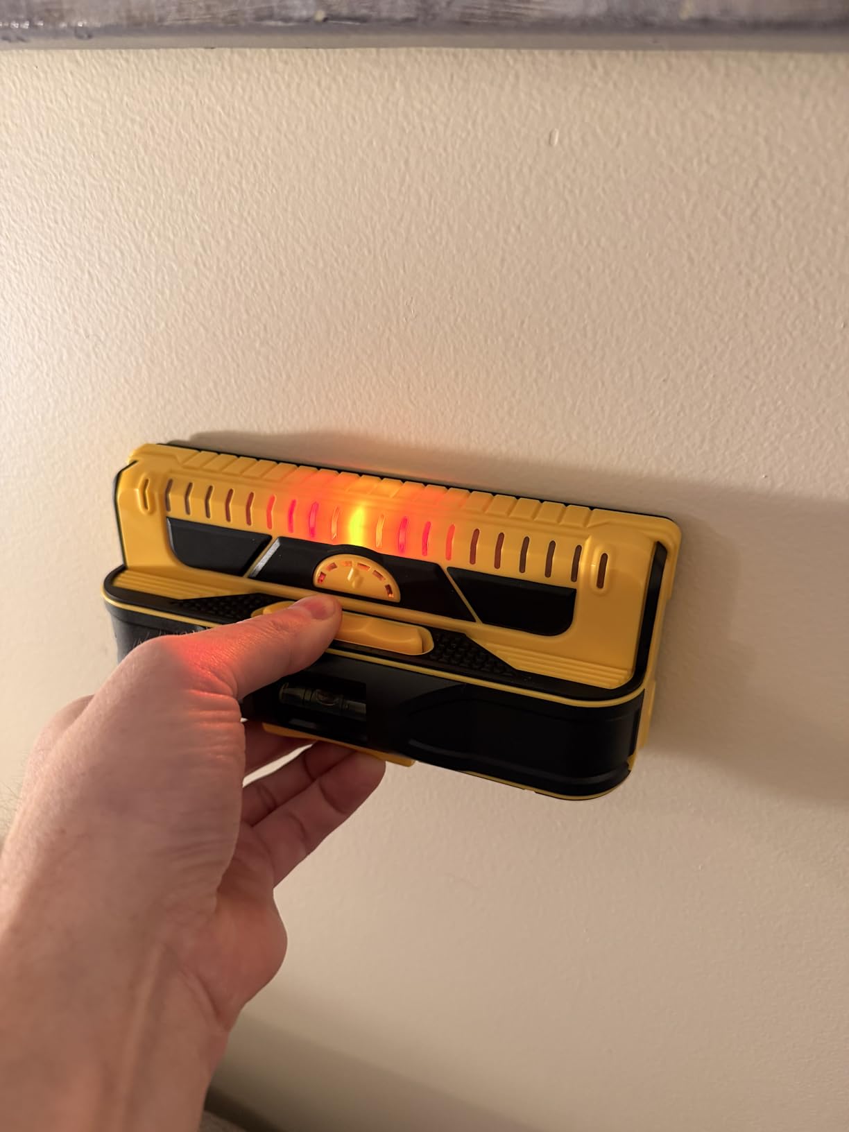 Franklin Sensors Prosensor M210 Stud Finder with Live Wire Detection | 13-Sensor Wall Scanner, Wood and Metal Stud Detector, Made in the USA, Shows Full Width of Studs customer photo 1