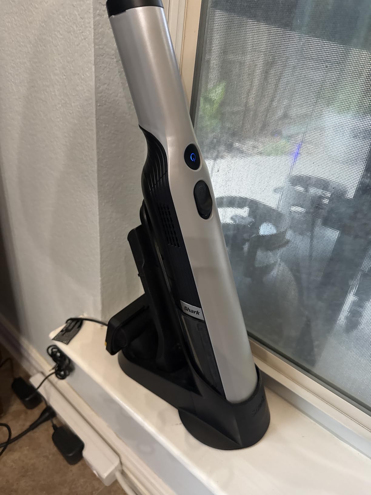 Shark WANDVAC Cordless Hand Vac, Rose Gold, WV201RGBRN customer photo 1