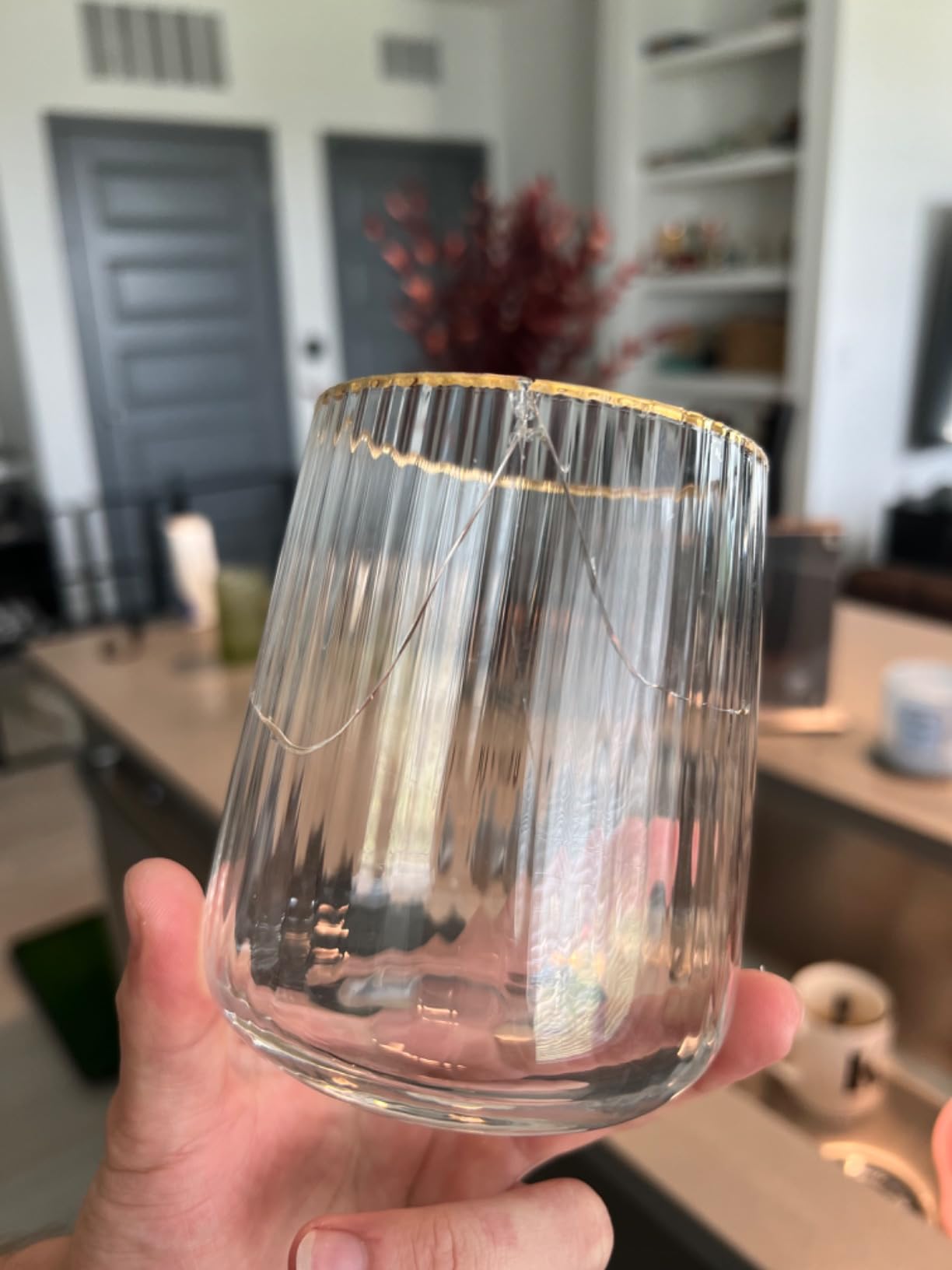 Lysenn Stemless Wine Glasses Set of 4, for Red & White Wine, Gold Rim, 15oz | Hand Blown, Premium Quality, for Dinner Table, Celebration, Holiday Entertaining, Bar Carts and Home Bars, Ideal Wedding Gift customer photo 2