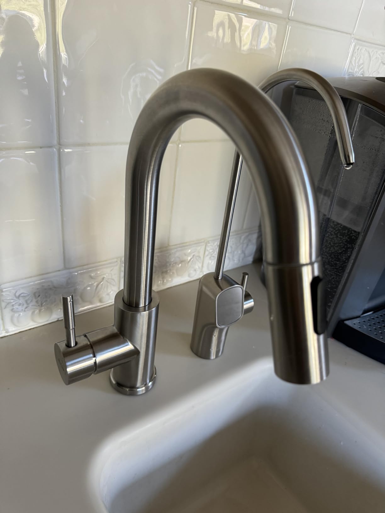 APPASO Black Bar Faucets Single Hole with Pull Down Sprayer 2 Modes customer photo 1