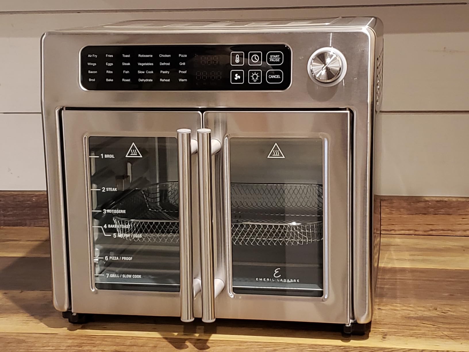 Emeril Lagasse 26QT French Door Air Fryer Toaster Oven customer photo 1