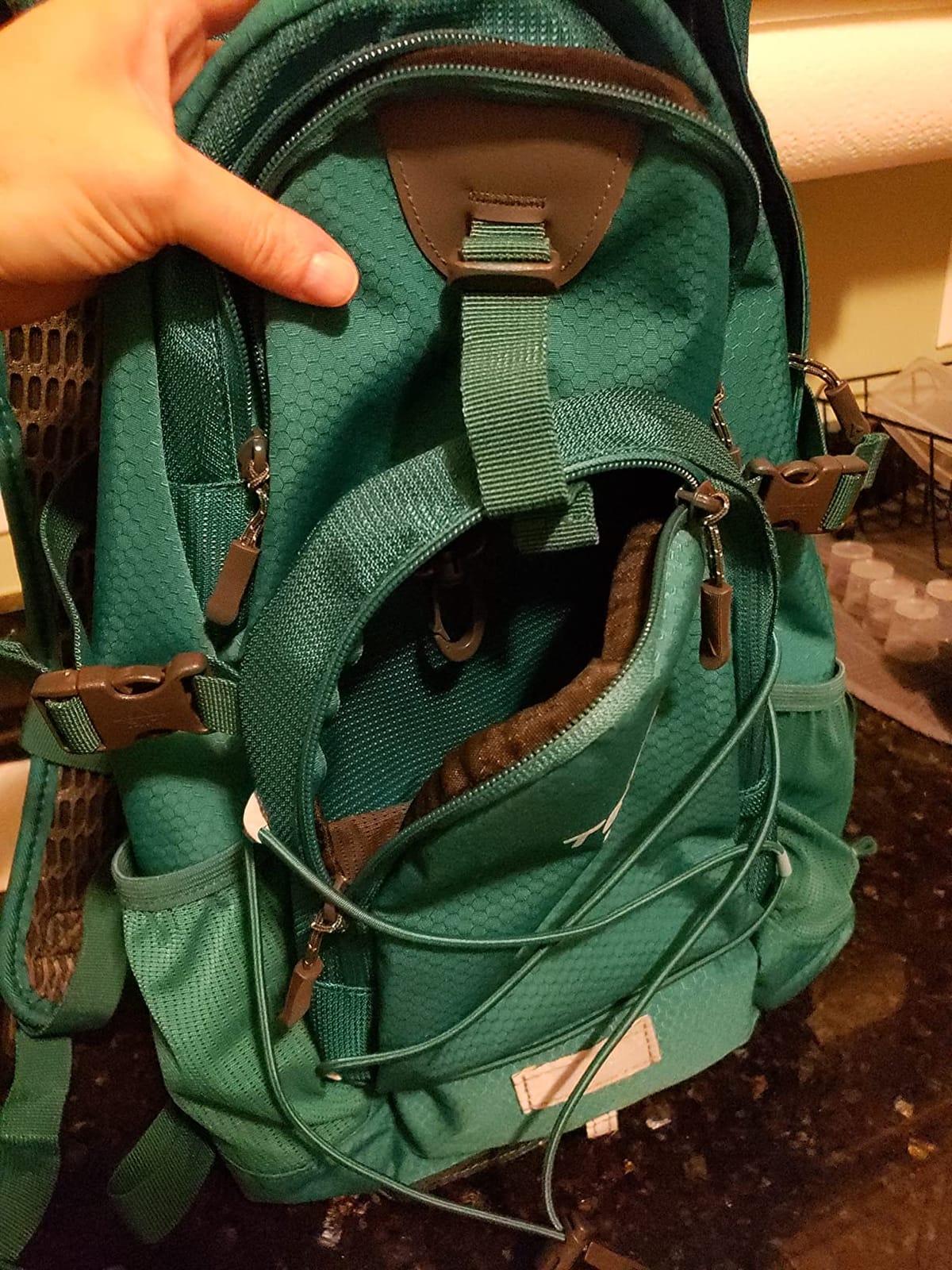 Teton Oasis/Trailrunner Hydration Backpack – Lightweight Water Pack with 2L/3L Bladder for Hiking, Running, Cycling, Biking 18L/22L Sizes – Sewn-in Rain Cover – Fits Men and Women customer photo 1