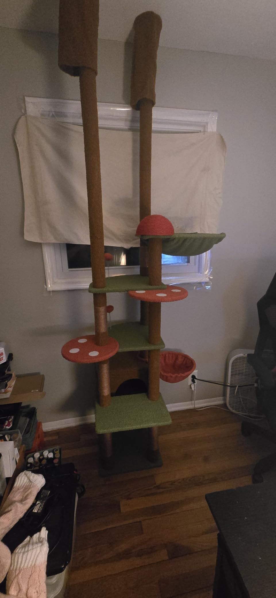 PETEPELA 5-Tier Floor to Ceiling Cat Tree, 95-107In Tall Cat Tower Beige customer photo 1