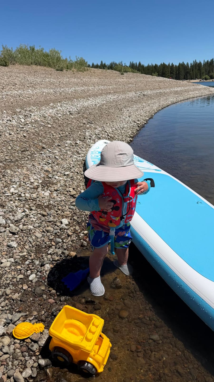 FEATH-R-LITE Inflatable Stand Up Paddle Board with Beginner SUP Accessories customer photo 1