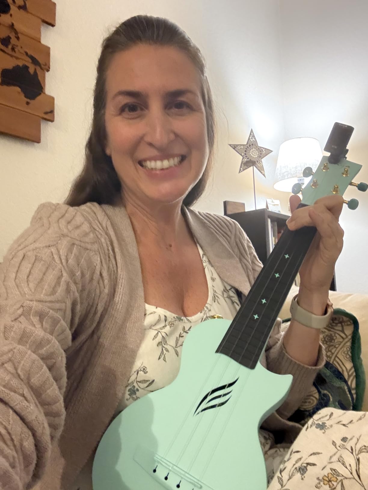 Enya NOVA U MINI 21-Inch Carbon Fiber Soprano Travel Ukulele, Black, Waterproof Body, Resists Humidity and Temperature Changes, 0.9 lb, Low-Action Setup, Beginner Kit: Case, Strap, Capo, Strings customer photo 1