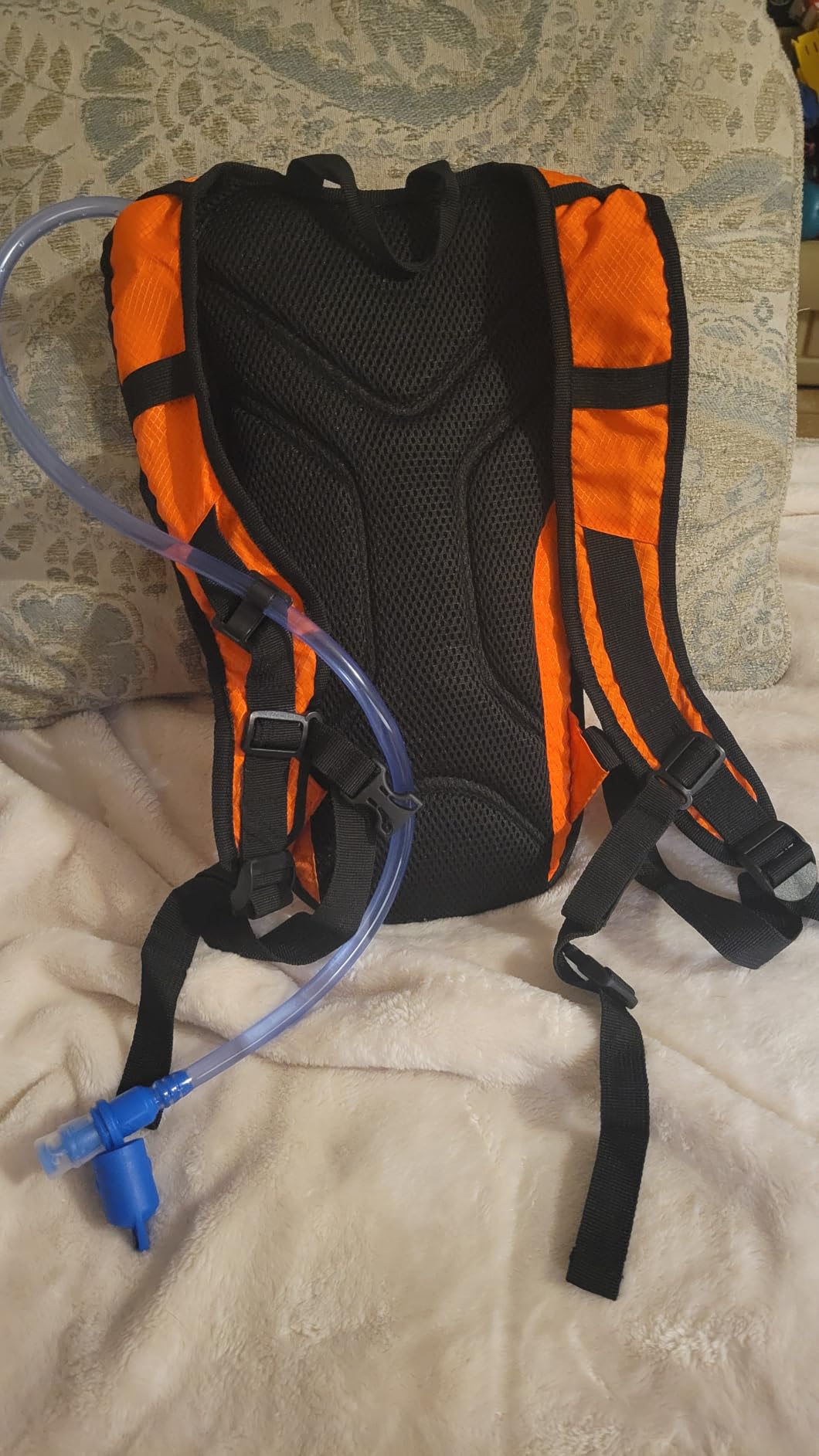 Zavothy Hydration Backpack with 2L Hydration Bladder Water Backpack for Hiking Hydration Pack for Running Cycling Hiking customer photo 2