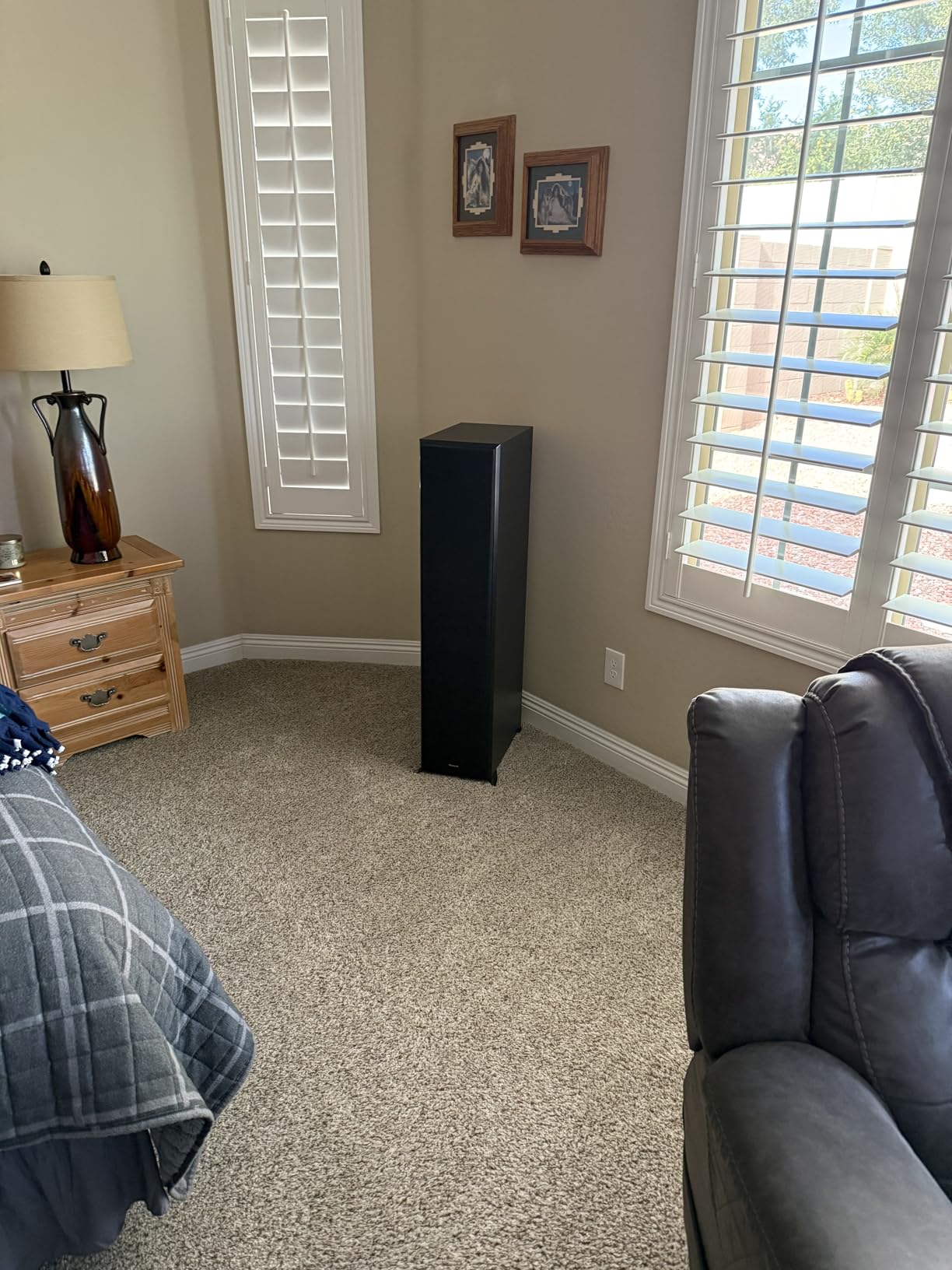 Klipsch Reference Premiere RP-8000F II 2.0 Dual Floorstanding Speaker Pair with Larger 90° x 90° Hybrid Tractrix Horn, 8” Cerametallic Woofers for Premium Home Theater Sound in Ebony customer photo 1