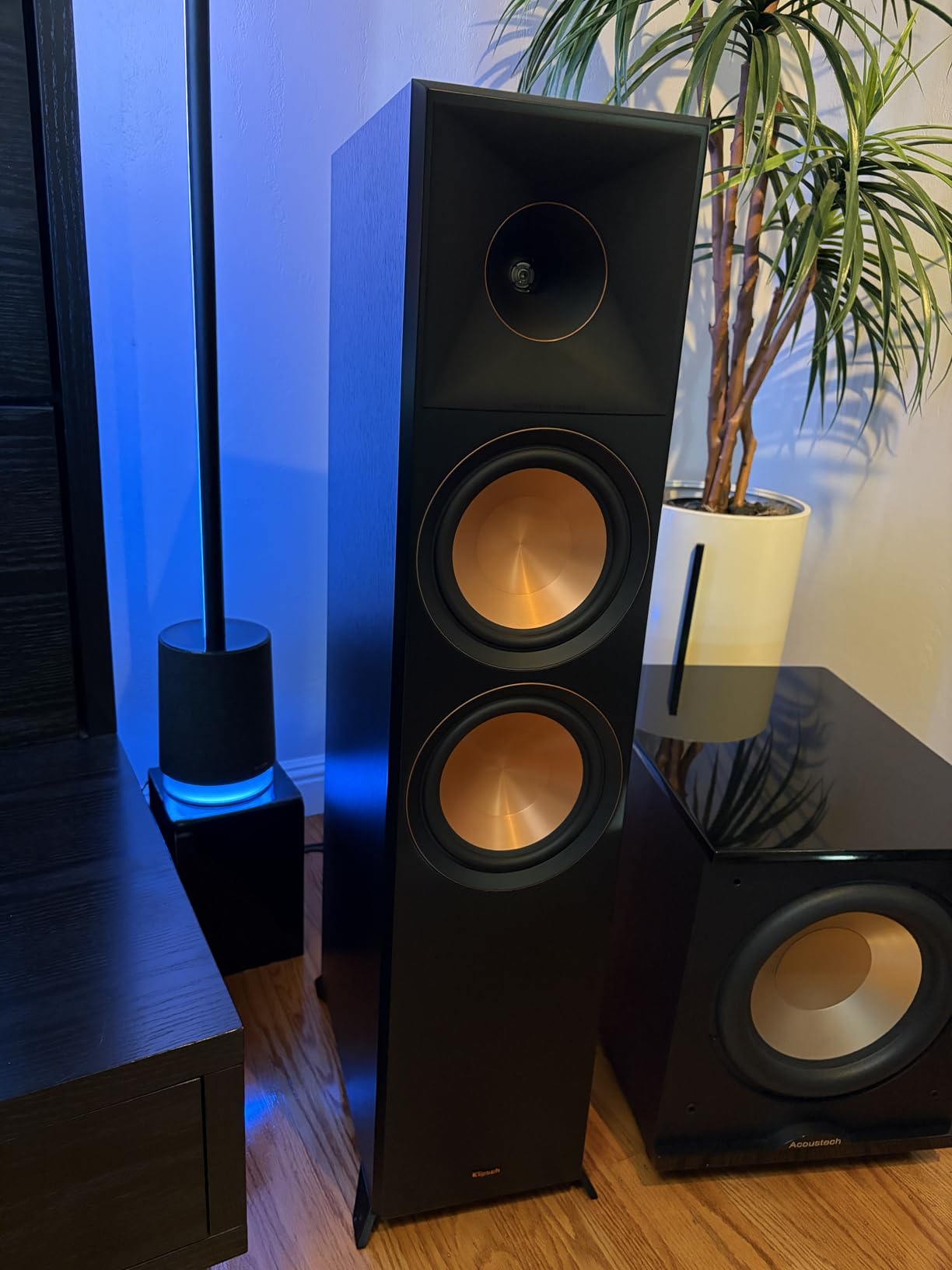 Klipsch Reference Premiere RP-8000F II 2.0 Dual Floorstanding Speaker Pair with Larger 90° x 90° Hybrid Tractrix Horn, 8” Cerametallic Woofers for Premium Home Theater Sound in Ebony customer photo 2
