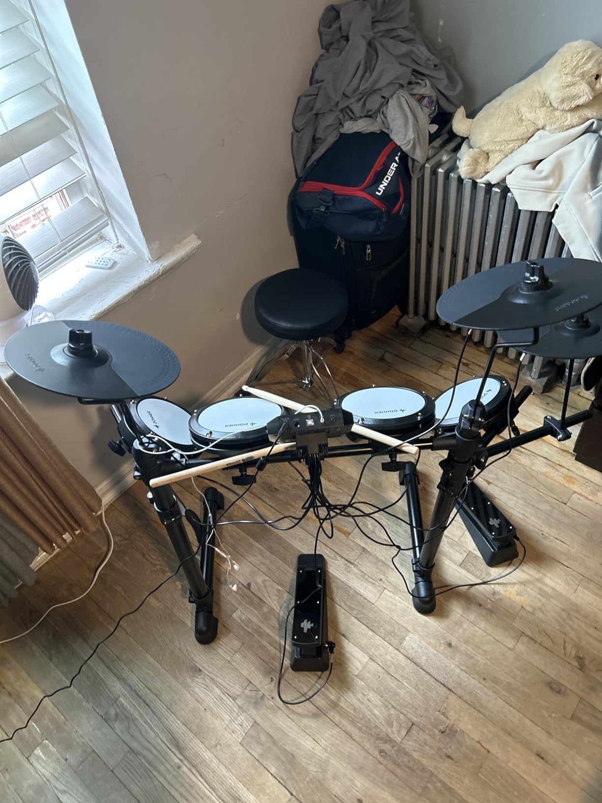 Donner DED-80 Electronic Drum Set with 4 Quiet Mesh Pads, 180+ Sounds, 2 Pedals, Throne, Headphones, Sticks, and Melodics Lessons customer photo 1