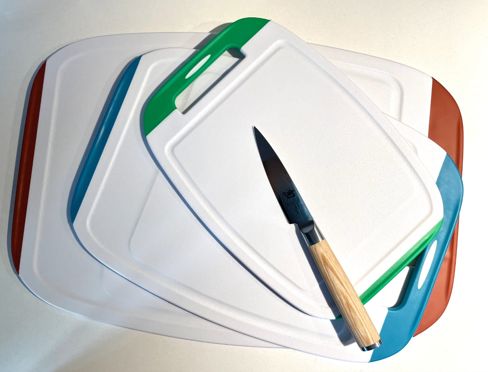 Neoflam Microban Protection Cutting Board 3 Piece Set, Stain & Odor/BPA Free, Reversable Board, Upgraded Larger Juice Groove, Non-Slip EZ Grip Handle, Dishwasher Safe, Pastel customer photo 1