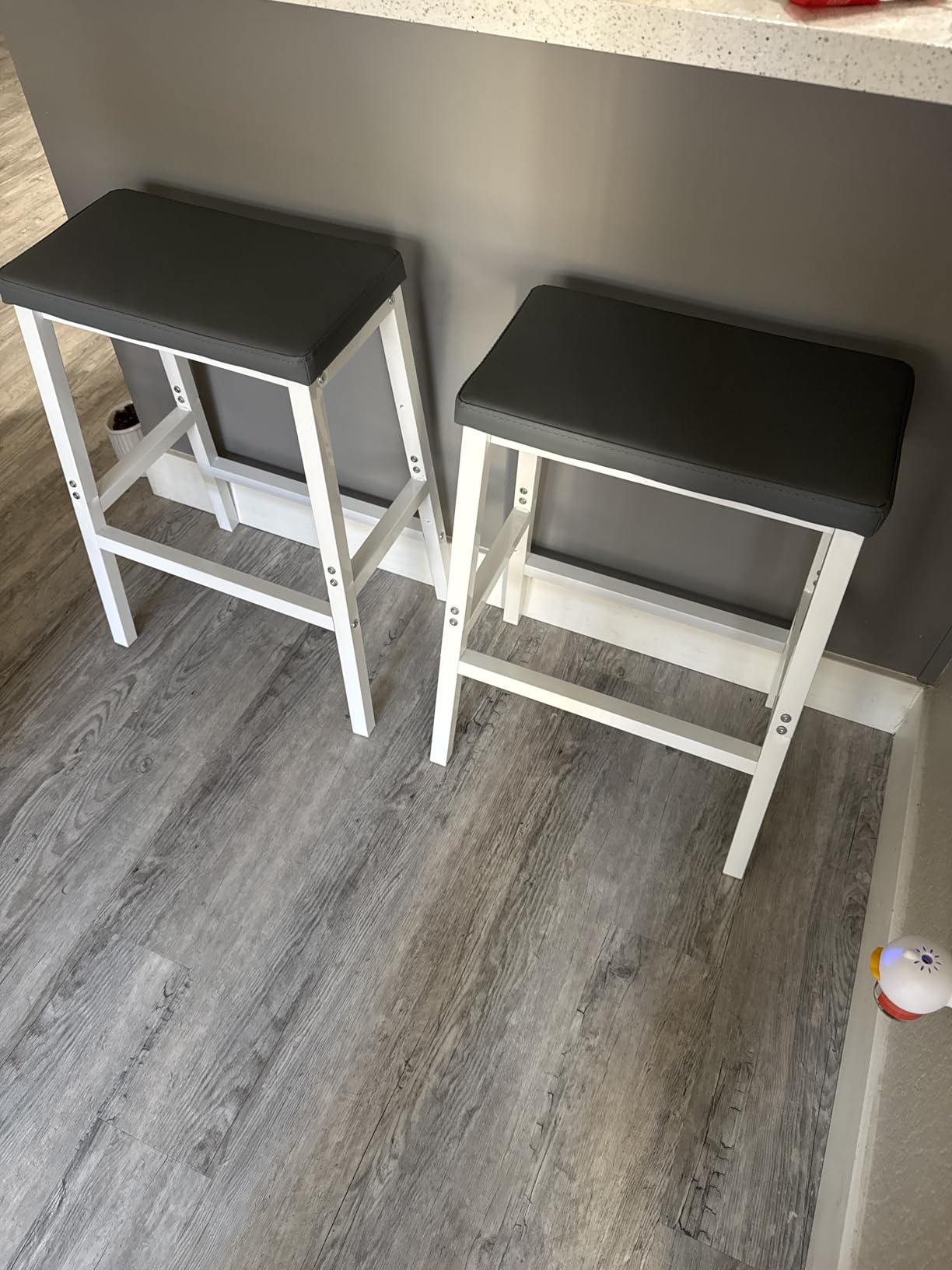 HOOBRO Bar Stools, Set of 2 Bar Chairs, Counter Height Bar Stools, 24 Inch Barstools for Kitchen Counter, PU Upholstered Kitchen Stools, for Kitchen, Bar, Dining Room, Black BB01MD01 customer photo 2