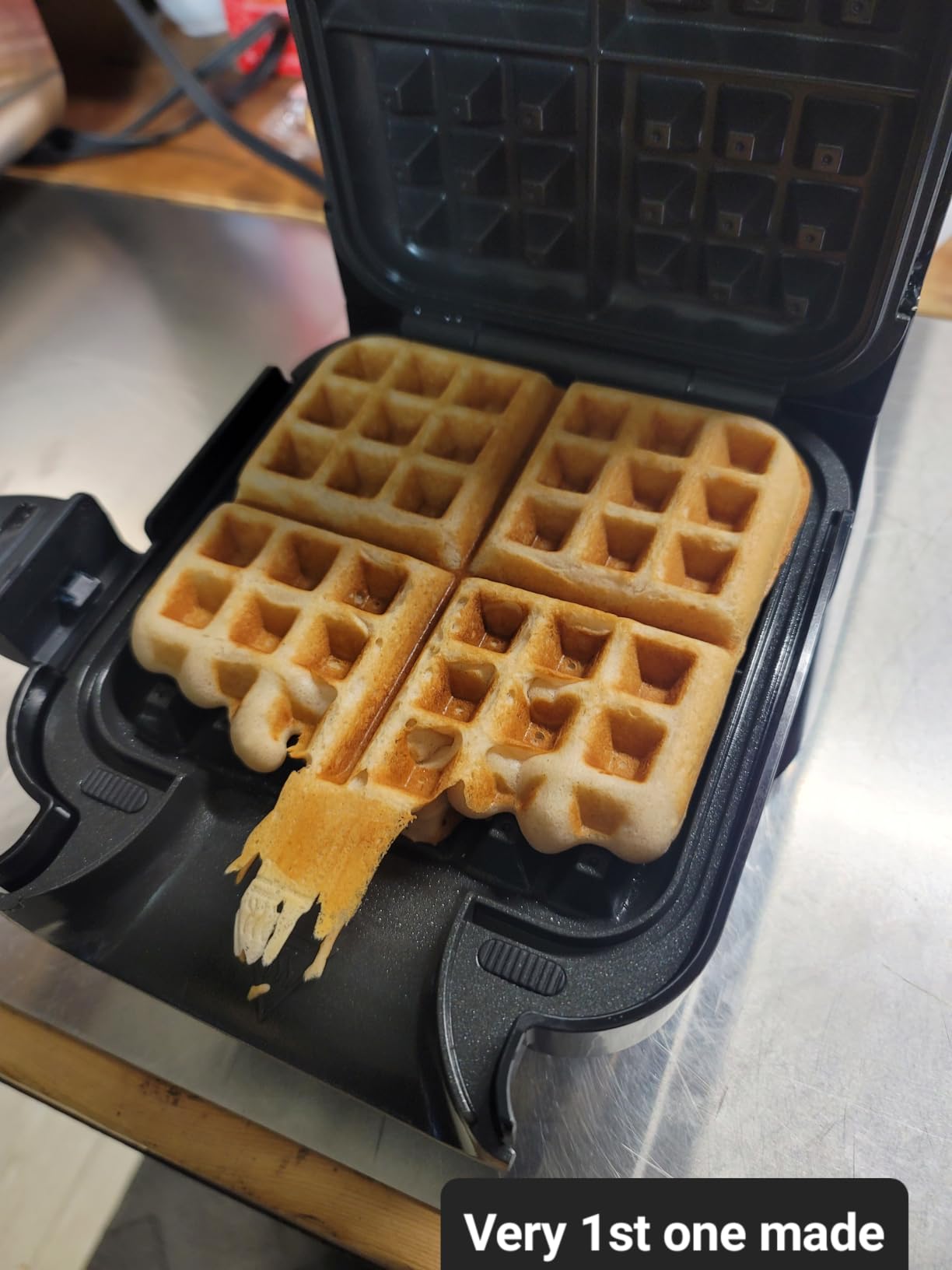 Ninja Belgian Waffle Maker Pro, 5 Shade Settings, Black/Silver, BW1001 customer photo 1