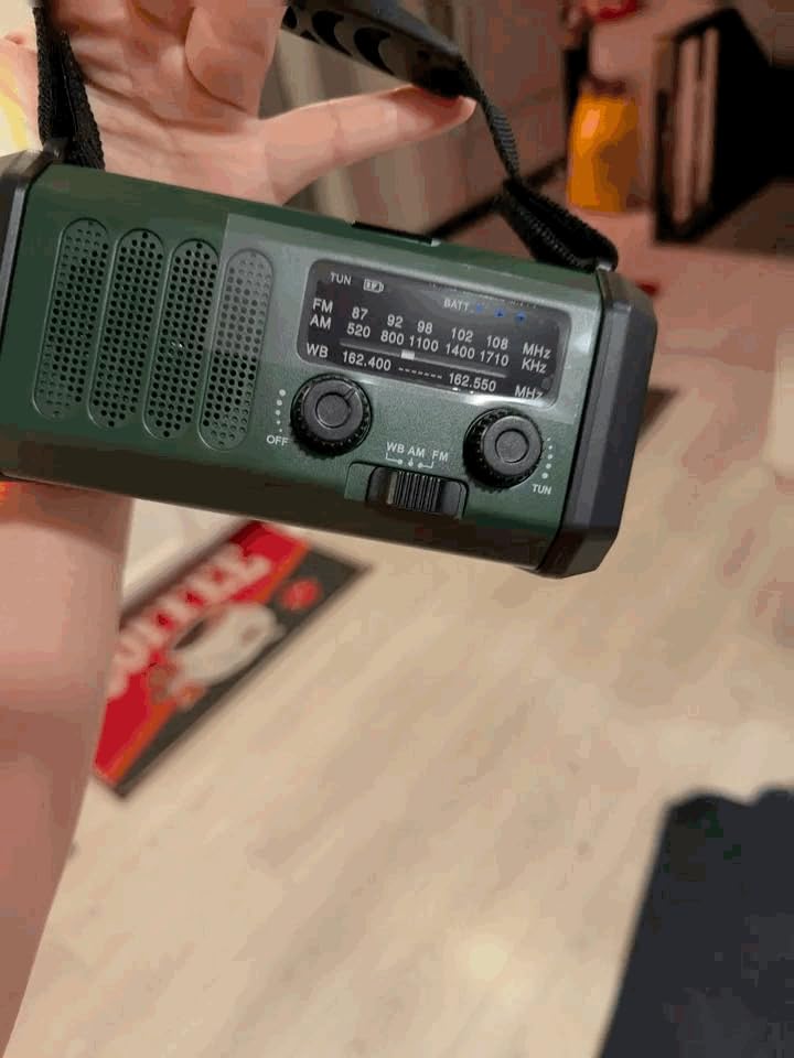 Leaton Hand Crank Emergency Radio, NOAA Weather Radio AM/FM,10000mAh customer photo 2