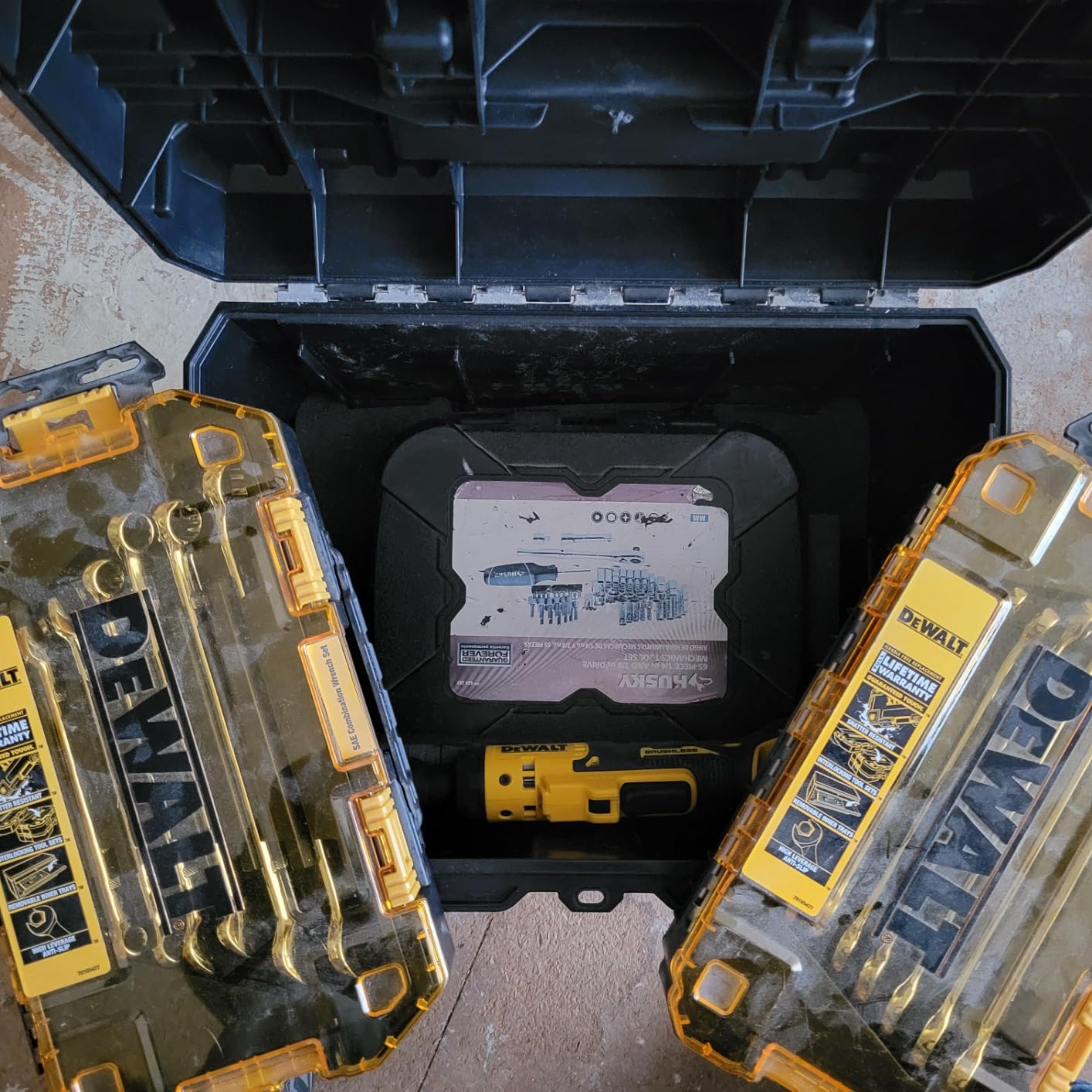 DEWALT ATOMIC 20V MAX* Cordless Ratchet, Brushless, 3/8 in., Tool Only (DCF513B) customer photo 1