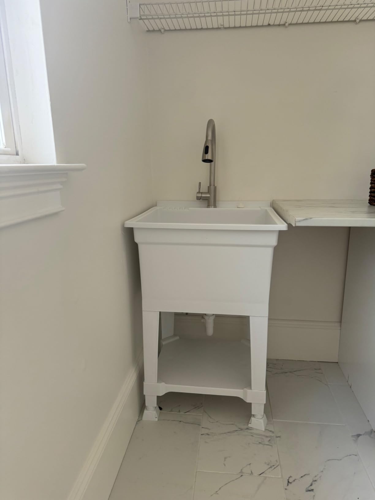 UTILITYSINKS Freestanding Utility Sink - Quick Connect Drain - 24 x 24 in customer photo 1