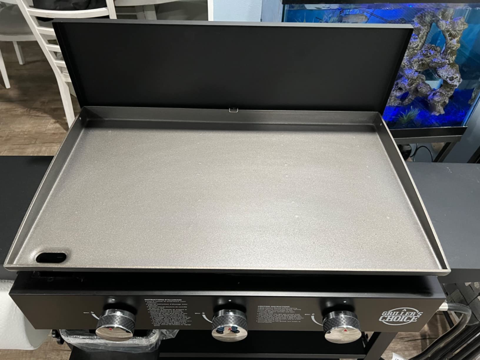 Griller's Choice Gas Griddle with Hinged Hood, Wind Guards, Front Grease Management, 4 Shelves, Propane Griddle for Flattop Grills Outdoor Cooking customer photo 1