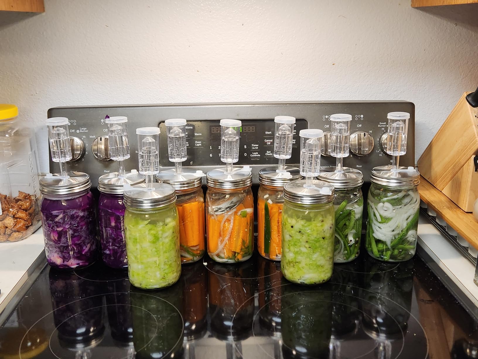 Artcome 28 Pcs Fermentation Kit-5 Stainless Steel Fermentation Lids, 5 Glass Weights, 5 Airlocks, 6 Silicone Rings, 6 Silicone Grommet, 1 Silicone Tong for Wide Mouth Mason Jar(Jars Not Included) customer photo 1