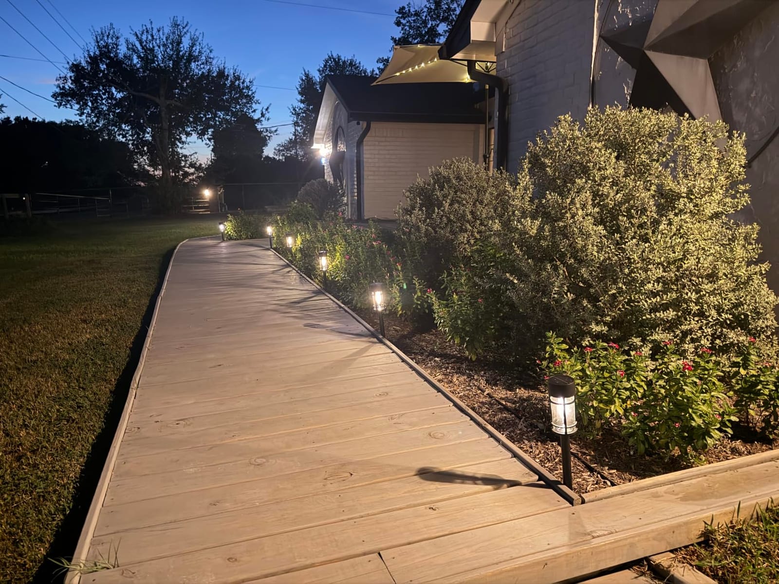 Mancra Solar Pathway Lights, 8 Pack LED Solar Lights Outdoor Waterproof, Glass Metal Garden Lighting for Yard Path Landscape Lawn Walkway Driveway, 3000K customer photo 2