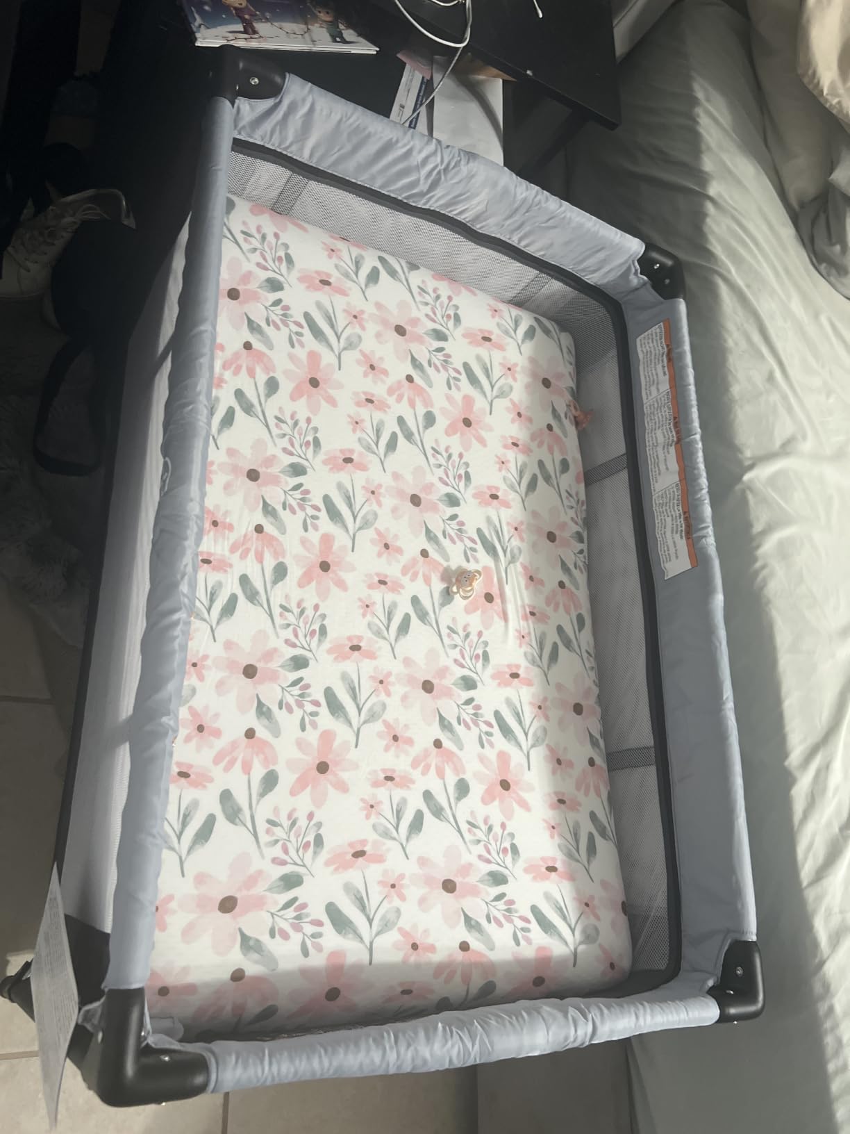 Dream On Me Zazzy Portable Baby Playard with Bassinet, Travel Carry Bag customer photo 1
