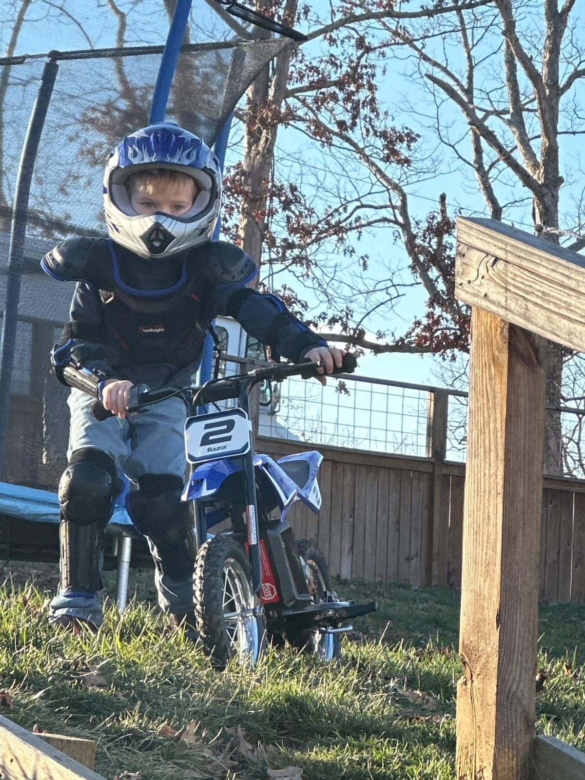 Razor MX125 Dirt Rocket Electric-Powered Bike with Authentic Motocross Geometry, Rear-Wheel Drive,100-watt, high-Torque, Chain-Driven Motor, for Kids 7+, Blue | Iconic Wheeled Ride-On For Kids Age 5+ | Hi/Lo Speed Safety Switch | 100W/12V Motor | Up To 8 MPH, 40 Mins; 78 Lbs customer photo 1