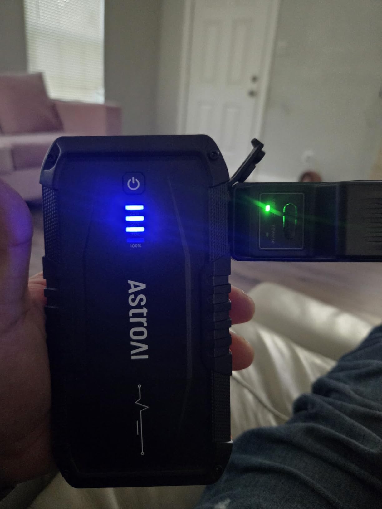 AstroAI S8 Car Battery Jump Starter 1500A - Portable 12V Lithium Jump Box customer photo 1