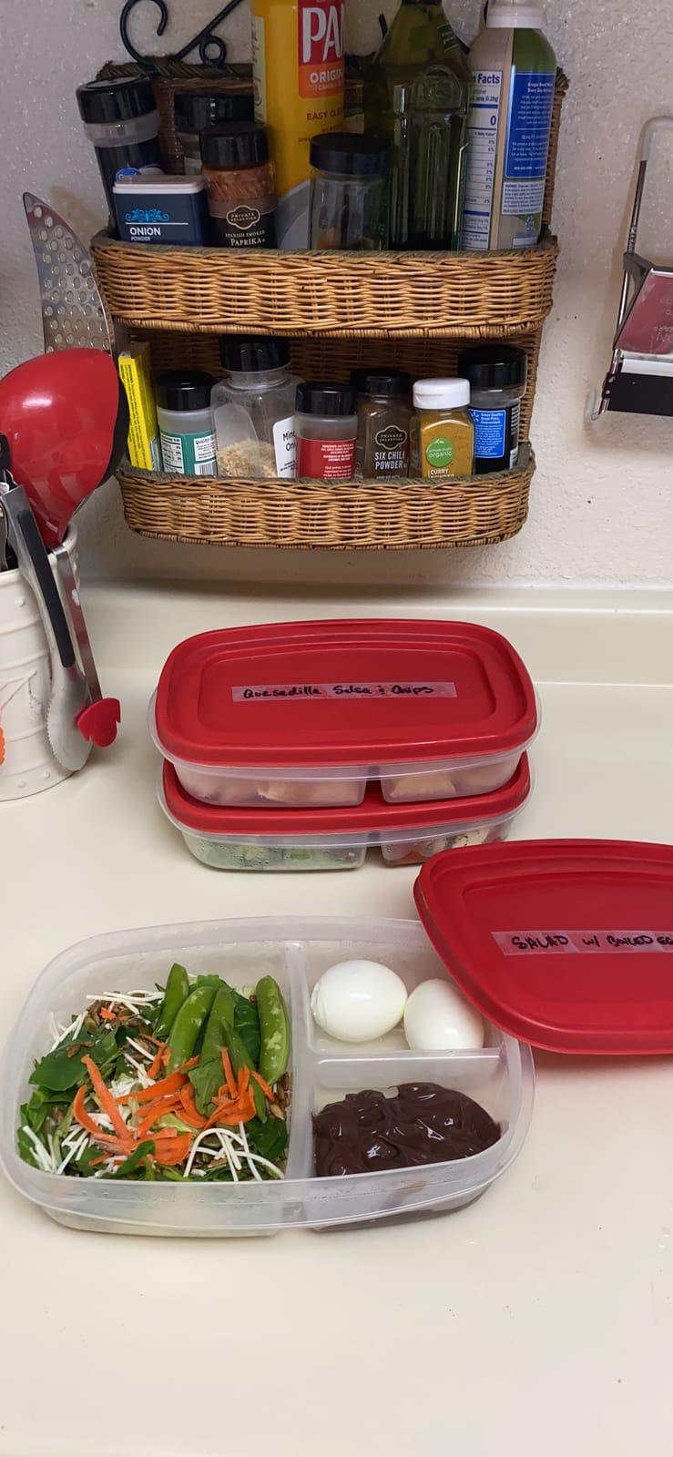 Rubbermaid EasyFindLids Food Storage Containers in Special-Edition Insignia Blue, 42 Piece customer photo 1