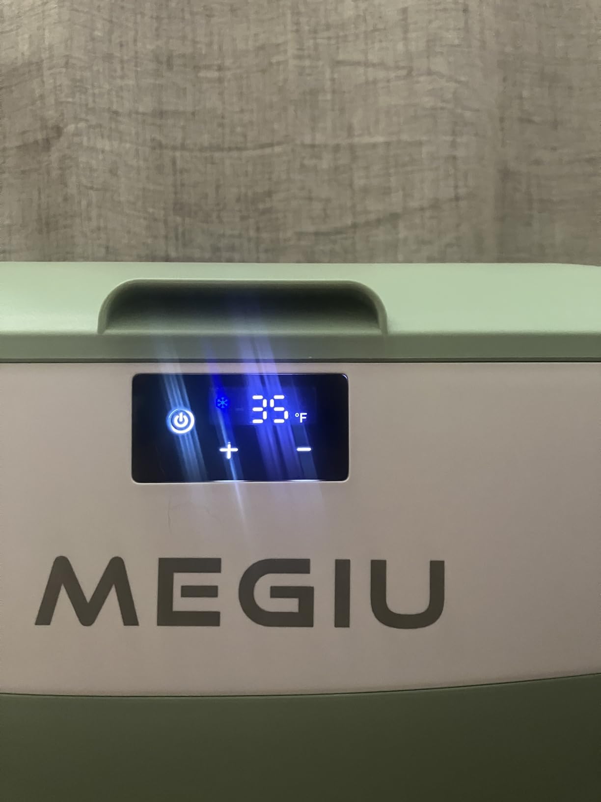 Megiu 12 Volt Refrigerator Portable Car Freezer 13.5 Quart (12.8 Liter) Compressor Cooler 12V/24V DC 110～240 Volt AC for Truck Van RV Camper SUV Boat Travel Camping Road Trips Tailgating -18℃~+15℃ customer photo 2