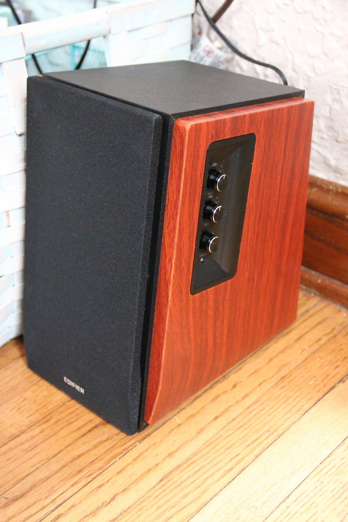 Edifier R1700BT Bluetooth Bookshelf Speaker - Active Near-Field Studio Monitors - Powered Speakers 2.0 Setup Wooden Enclosure - 66w RMS White customer photo 2