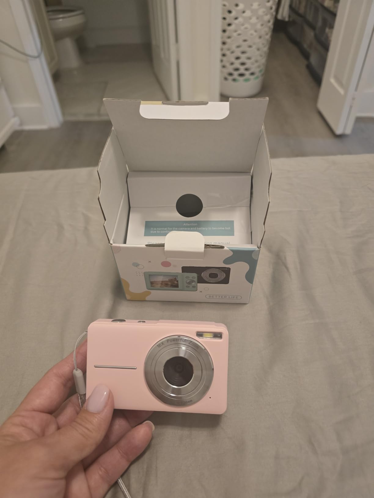 Digital Camera 1080P with 32G Card 16X Zoom 3