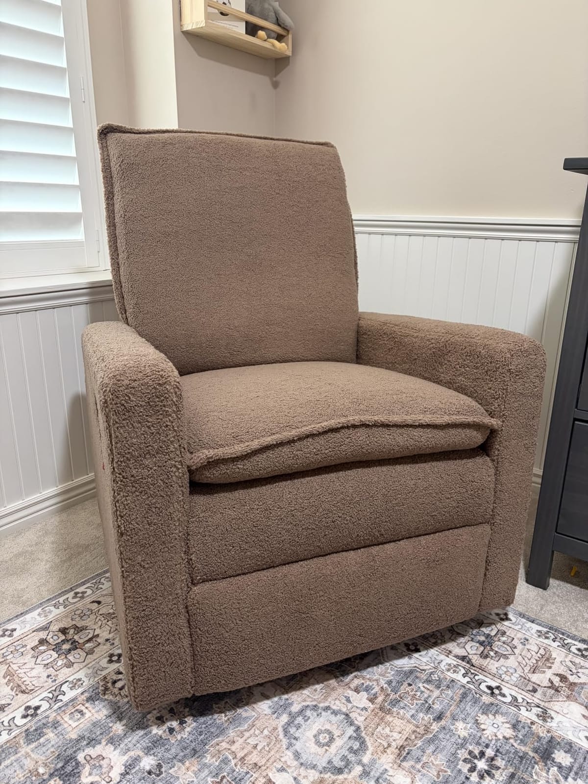 Oxford Baby Uptown Upholstered Glider Recliner Rocking Chair 360° Swivel for Nursery and Living Room - Boucle White, Green Guard Gold Certified customer photo 1