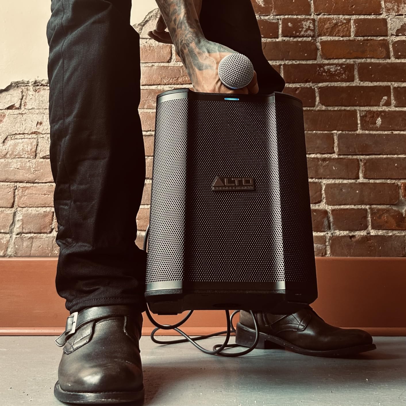 ALTO BUSKER 200W Portable PA Speaker System customer photo 2