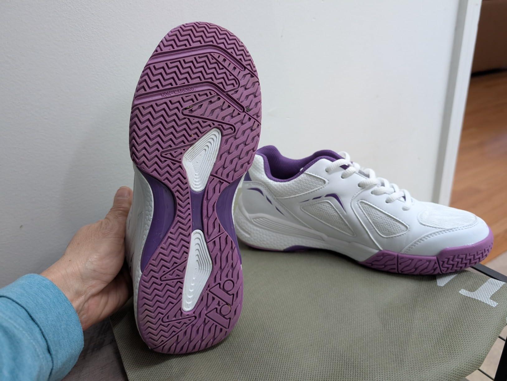 Women's Pickleball Shoes - AMZ-P601, Non-Slip, Cushioning, Anti-Torque, Breathable Court Shoes customer photo 1
