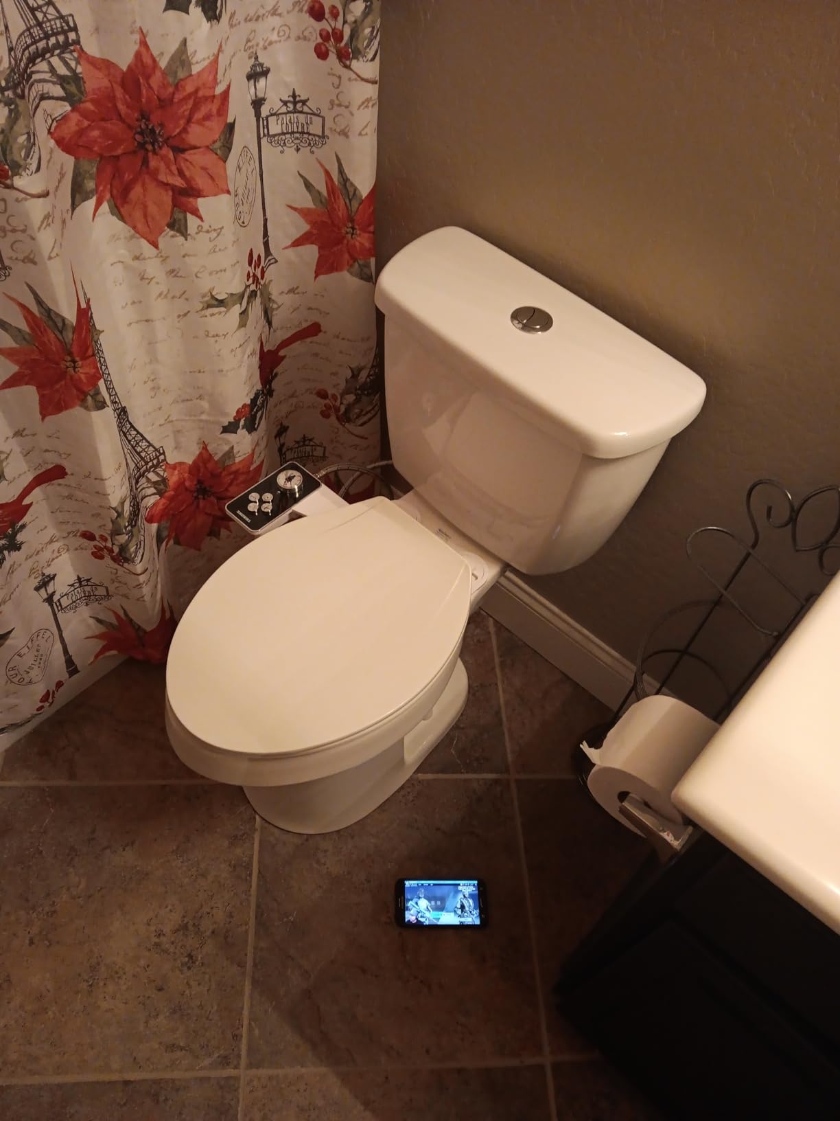 Throne Bidet Attachment for Toilet Seat USA Patented Easy Install (Black) customer photo 1