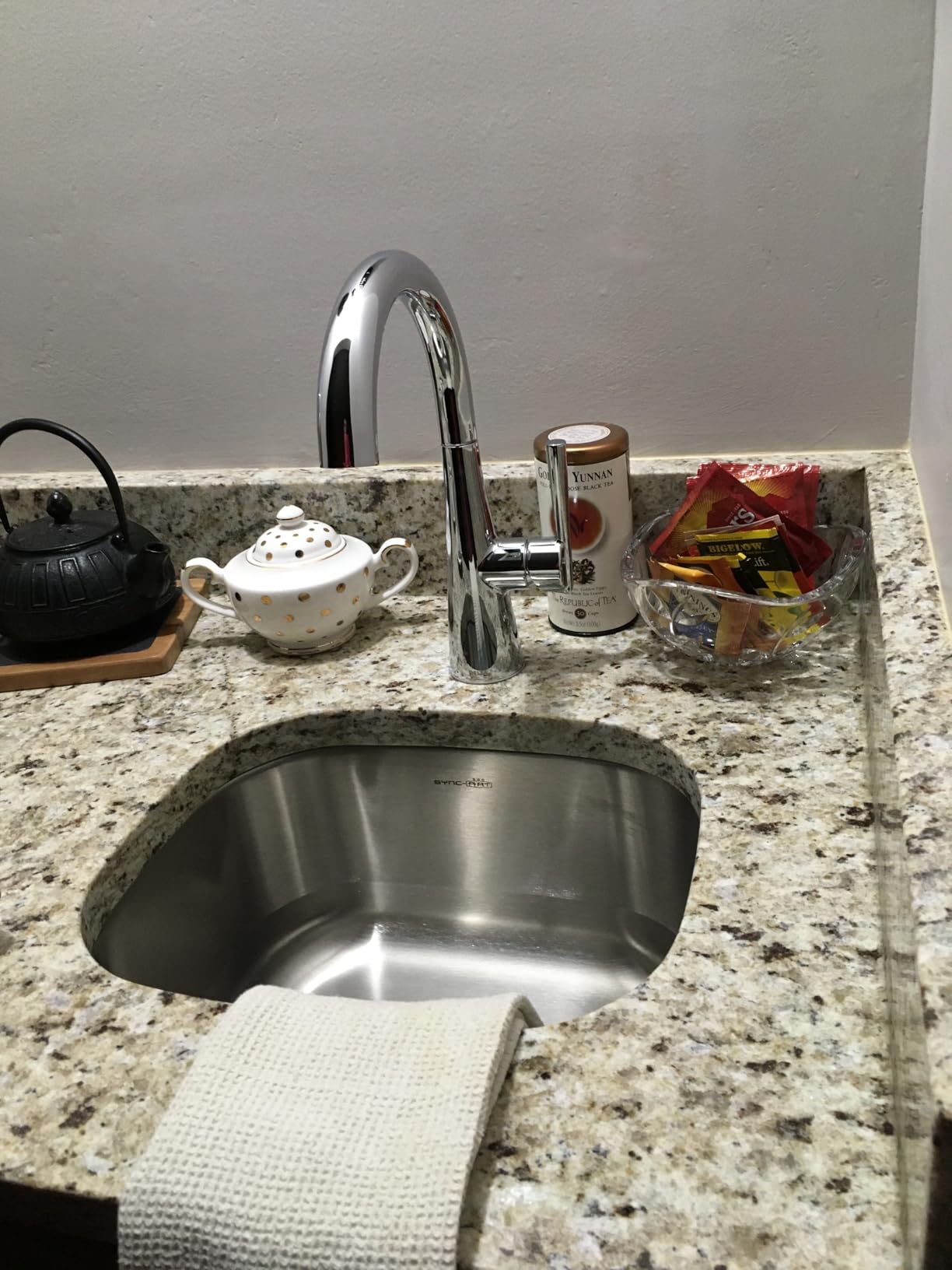 Delta Modern Brushed Nickel Single Hole Bar Sink Faucet, Single Handle Prep Sink Faucet, SpotShield Stainless 14882LF-SP customer photo 1