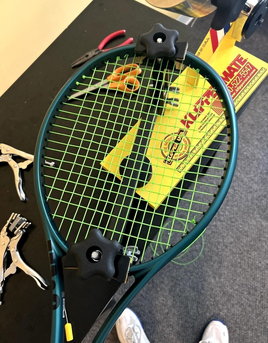 Wilson Blade 100L V9 Strung Performance Tennis Rackets - Strung with Sensation 16 Natural at Mid Range Tension customer photo 2