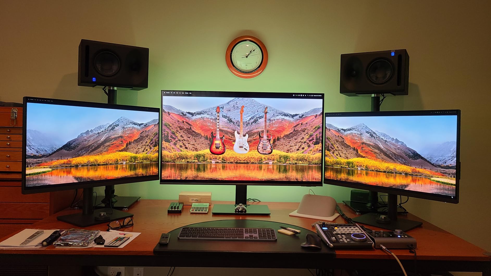 Samsung 32-Inch Class QLED 4K Q60D Series Quantum HDR Smart TV w/Object Tracking Sound Lite, Motion Xcelerator, Slim Design, Gaming Hub, Alexa Built-in (QN32Q60D, 2024 Model) customer photo 1