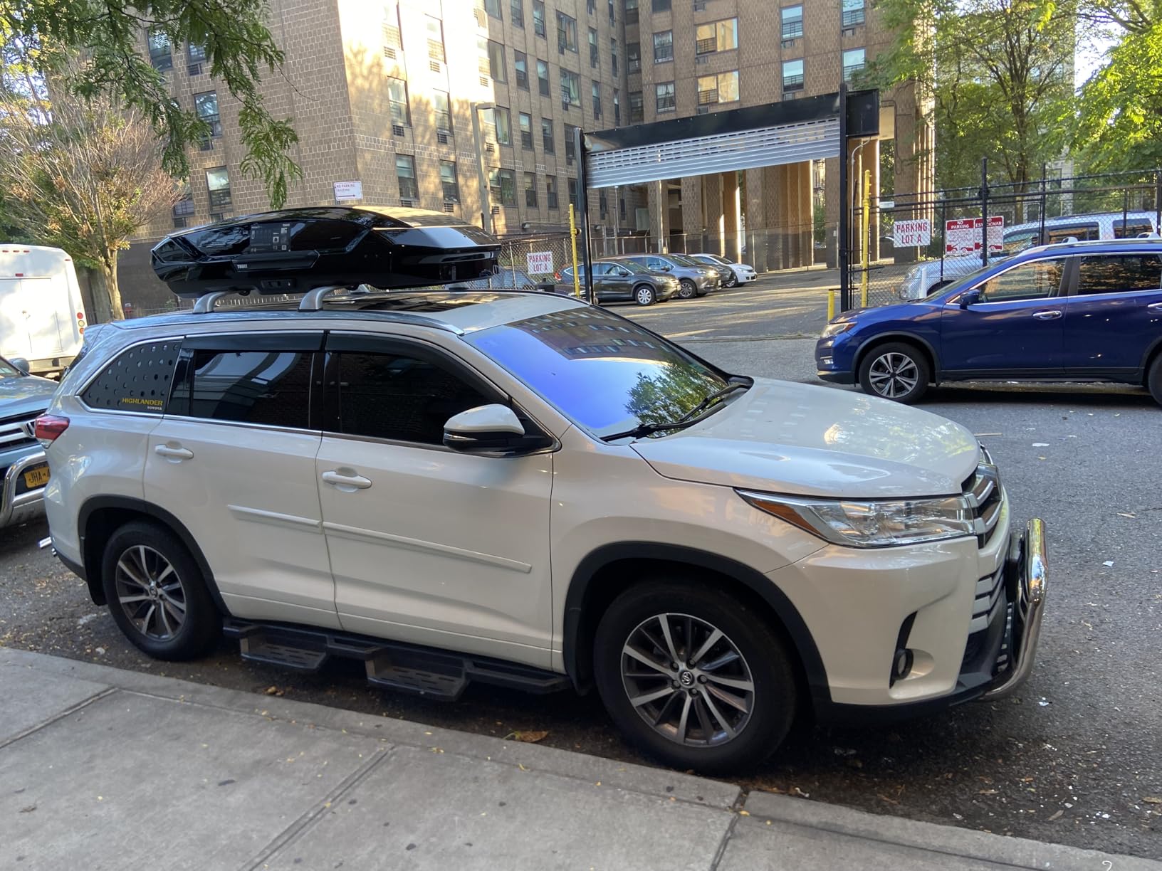 Thule Motion 3 Rooftop Box customer photo 2